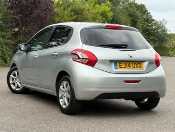 Used Peugeot 208 2014 for sale - 79394489: Photo