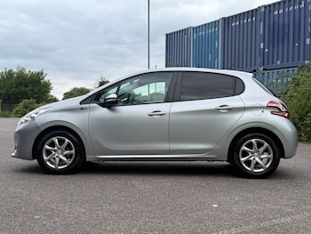Used Peugeot 208 2014 for sale - 79394489: Photo