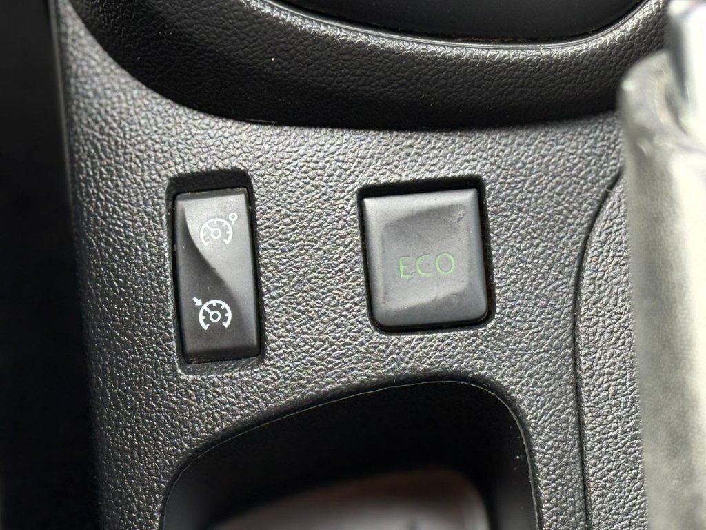 Used Renault Captur 2017 for sale - 77621177: Photo 32