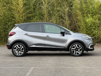 Used Renault Captur 2017 for sale - 77621177: Photo