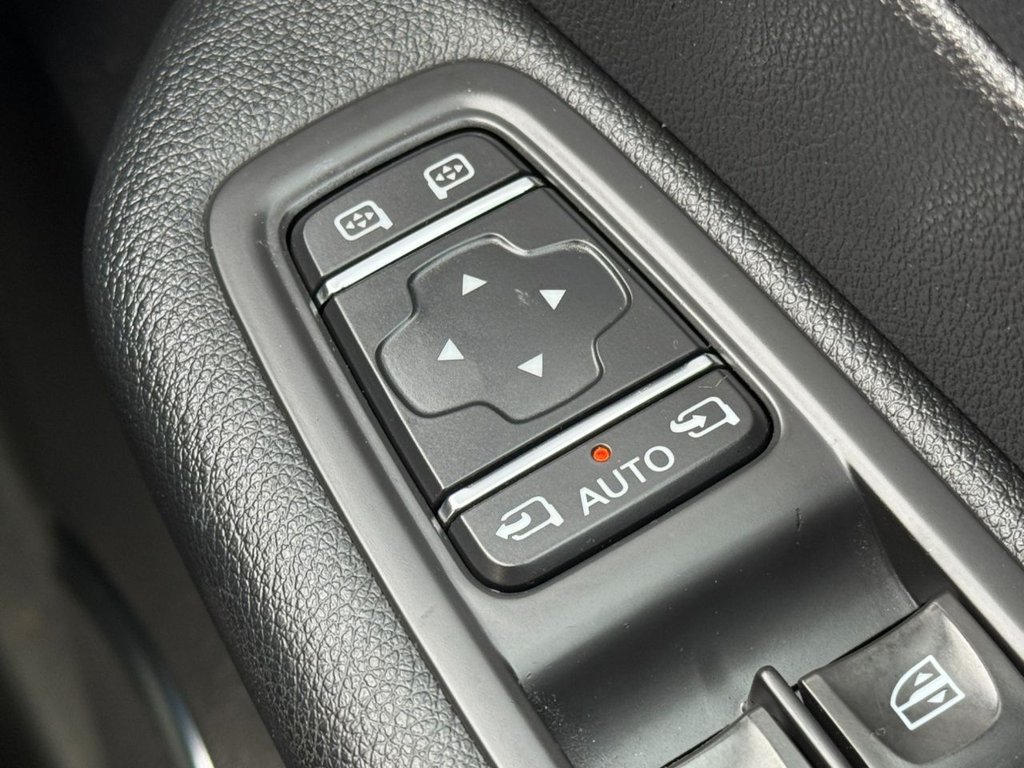 Used Renault Captur 2017 for sale - 77621177: Photo 41