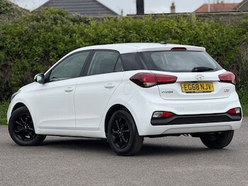 Used Hyundai i20 2019 for sale - 78401276: Photo