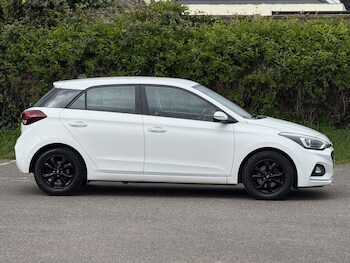 Used Hyundai i20 2019 for sale - 78401276: Photo