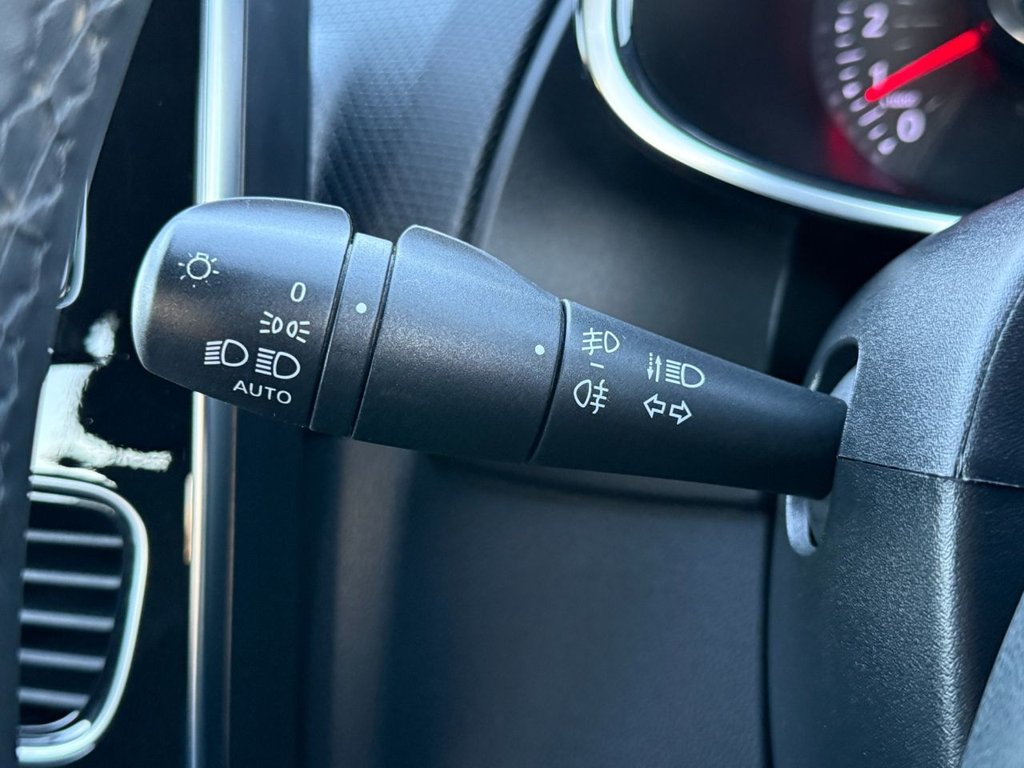 Used Renault Clio 2017 for sale - 76986502: Photo 18