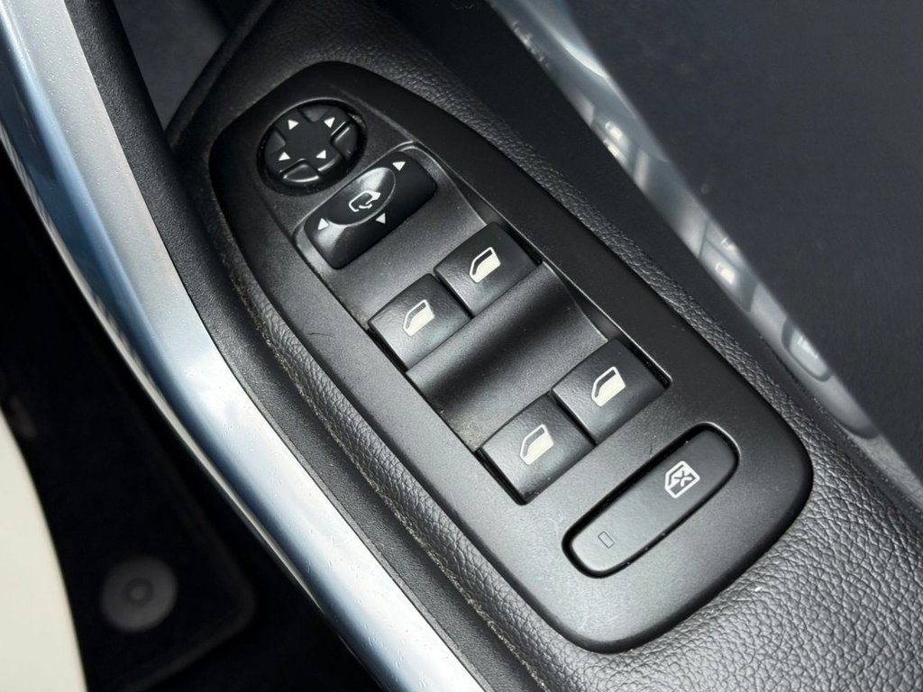 Used Peugeot 208 2017 for sale - 78016844: Photo 36