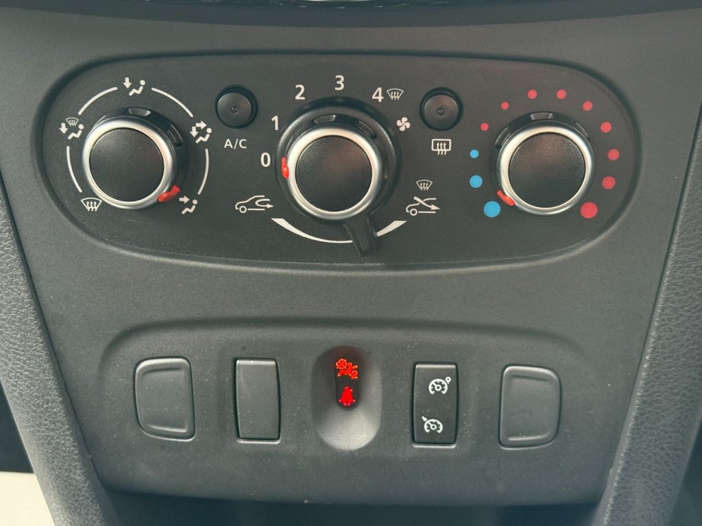 Used Dacia Sandero 2018 for sale - 76303797: Photo 20