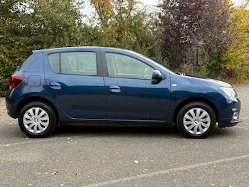Used Dacia Sandero 2018 for sale - 76303797: Photo