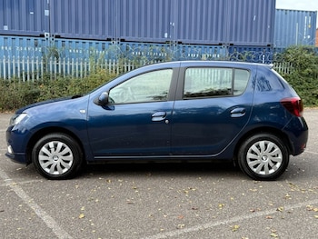 Used Dacia Sandero 2018 for sale - 76303797: Photo
