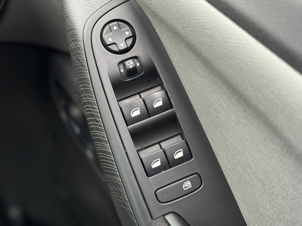 Used Citroen C4 Grand Picasso 2016 for sale - 76604638: Photo 36