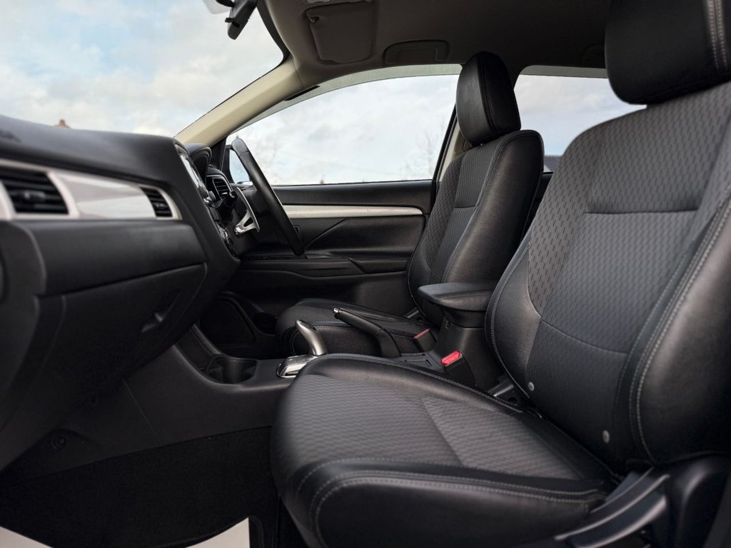 Used Mitsubishi Outlander 2015 for sale - 77835203: Photo 12