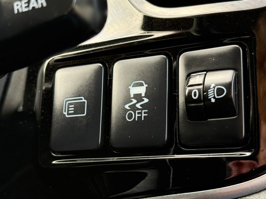 Used Mitsubishi Outlander 2015 for sale - 77835203: Photo 28