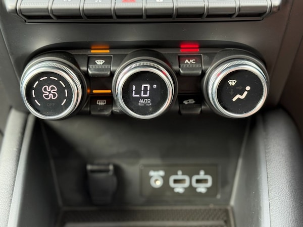 Used Renault Captur 2020 for sale - 76279677: Photo 28