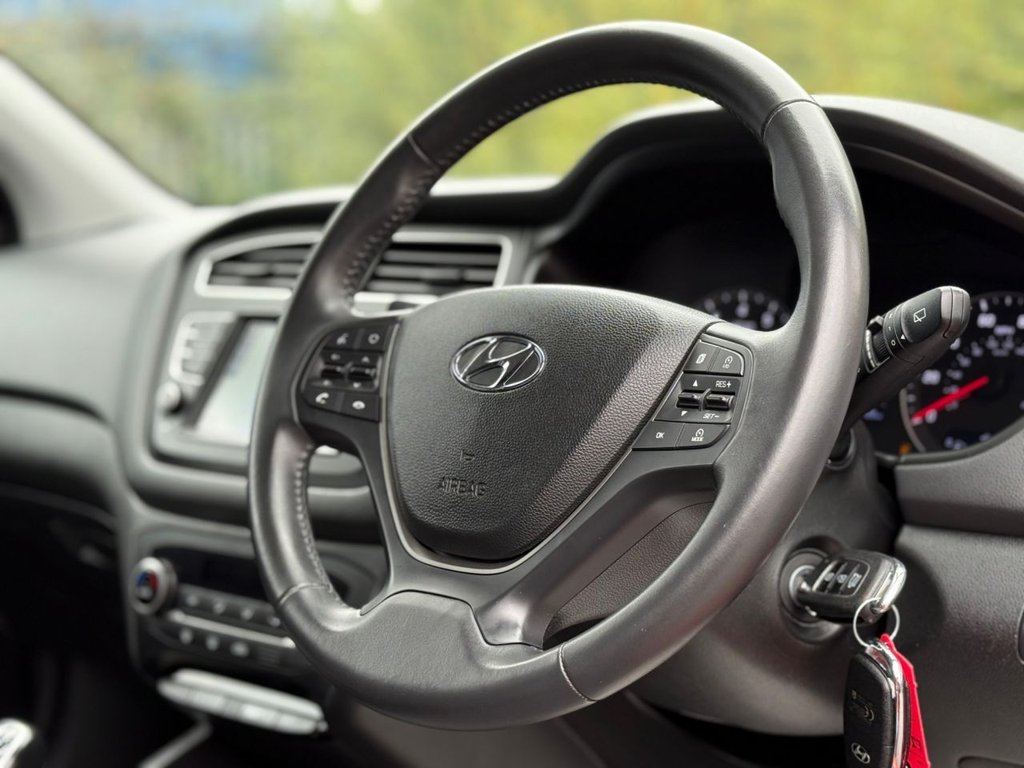 Used Hyundai i20 2019 for sale - 77780338: Photo 9