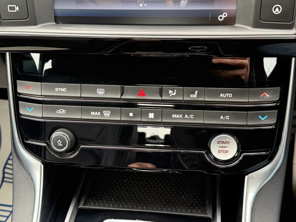 Used Jaguar XE 2018 for sale - 76386048: Photo 28