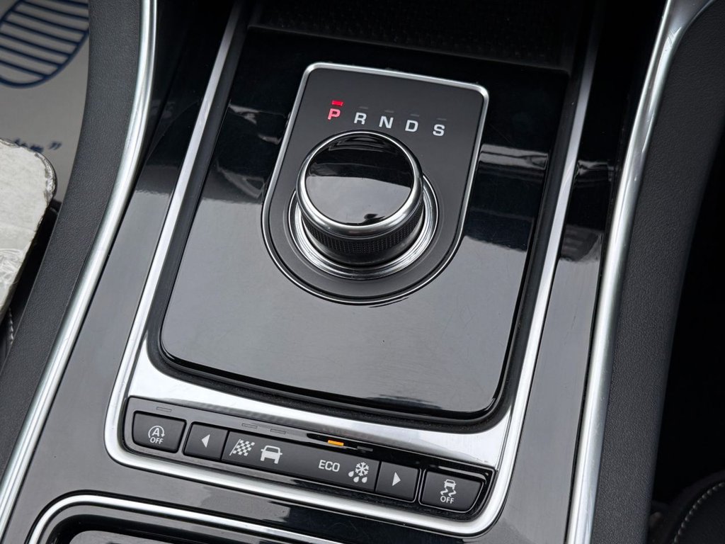 Used Jaguar XE 2018 for sale - 76386048: Photo 29