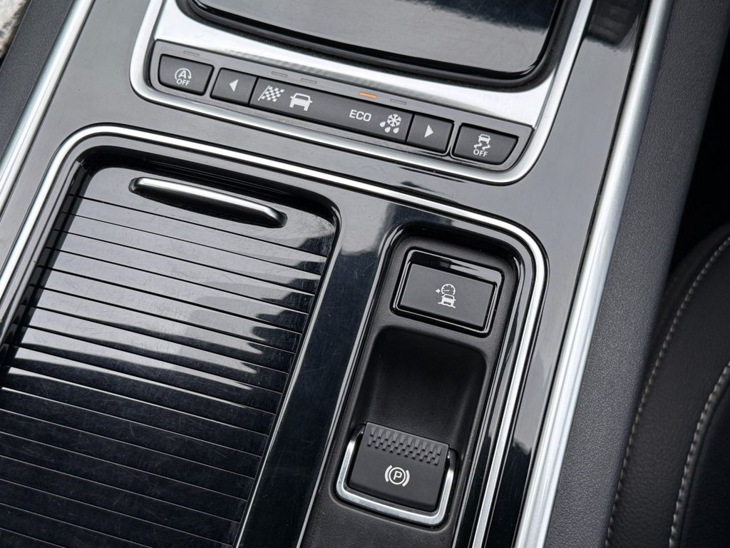 Used Jaguar XE 2018 for sale - 76386048: Photo 30