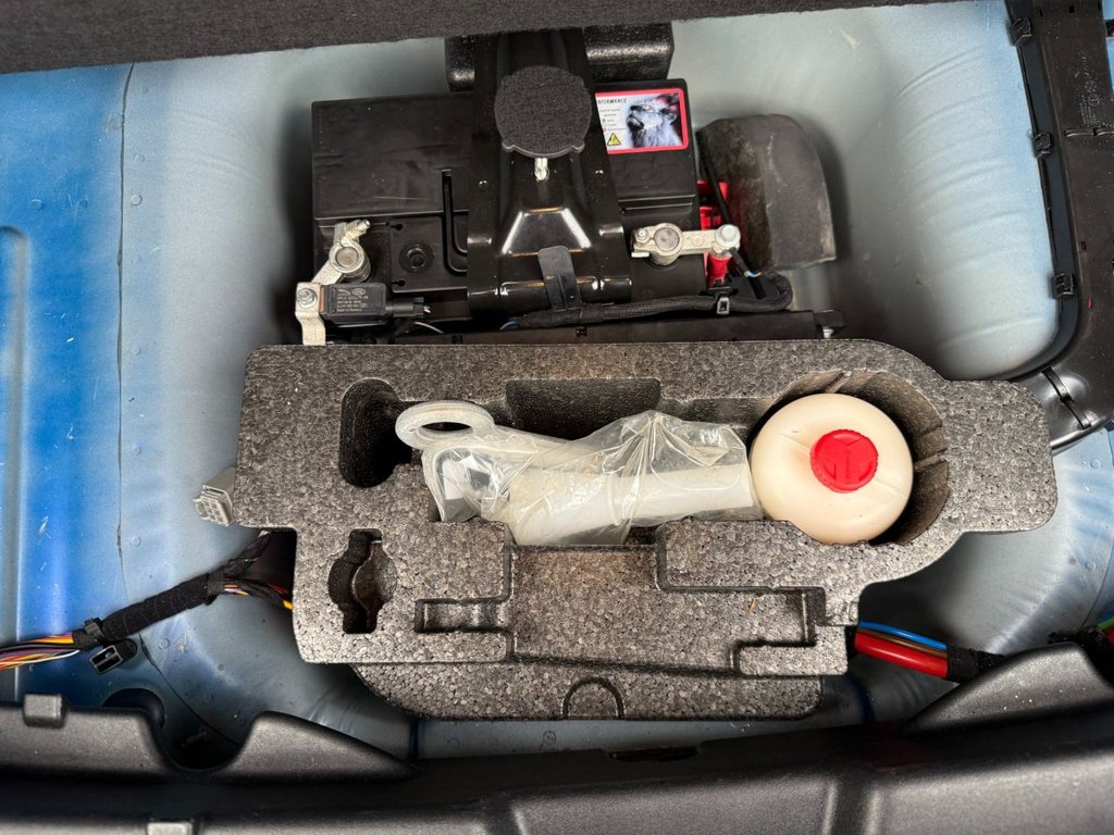 Used Jaguar XE 2018 for sale - 76386048: Photo 35