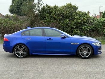 Used Jaguar XE 2018 for sale - 76386048: Photo