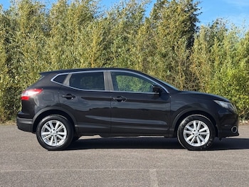 Used Nissan Qashqai 2016 for sale - 77952382: Photo