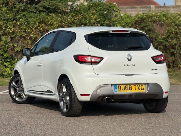 Used Renault Clio 2018 for sale - 76245099: Photo 2