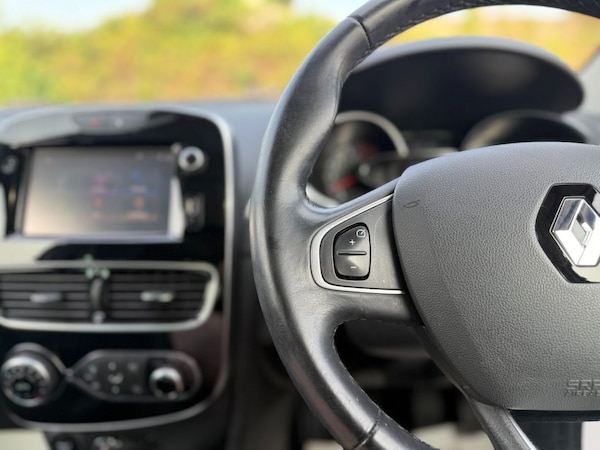 Used Renault Clio 2018 for sale - 76245099: Photo 30