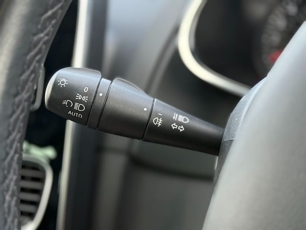 Used Renault Clio 2018 for sale - 76245099: Photo 32