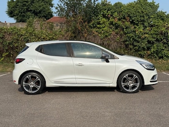 Used Renault Clio 2018 for sale - 76245099: Photo