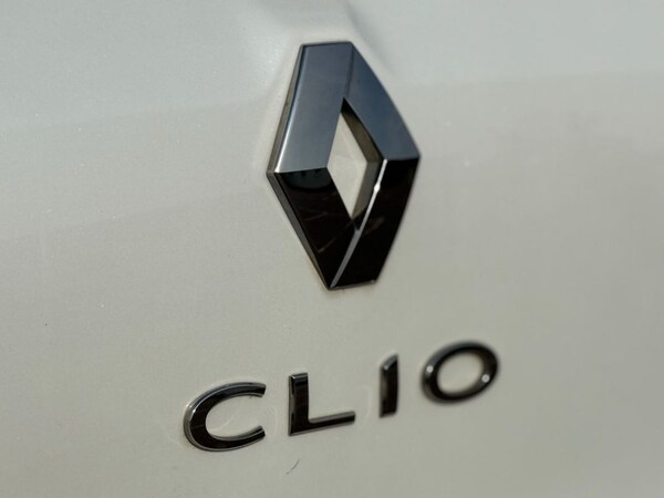 Used Renault Clio 2018 for sale - 76245099: Photo 44