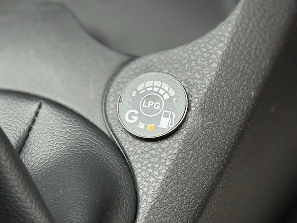 Used Dacia Sandero Stepway 2020 for sale - 76291276: Photo 29