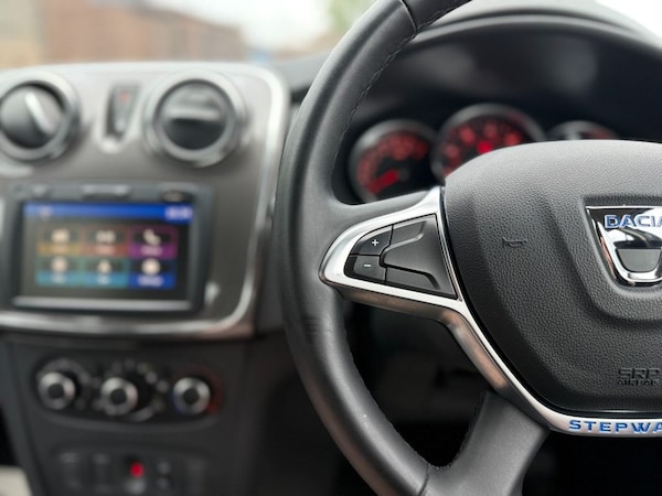 Used Dacia Sandero Stepway 2020 for sale - 76291276: Photo 34