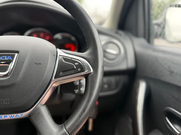 Used Dacia Sandero Stepway 2020 for sale - 76291276: Photo 35