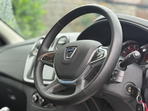 Used Dacia Sandero Stepway 2020 for sale - 76291276: Photo 9