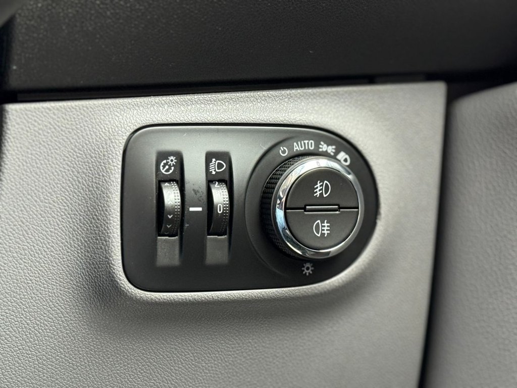 Used Vauxhall Corsa 2016 for sale - 76604412: Photo 32