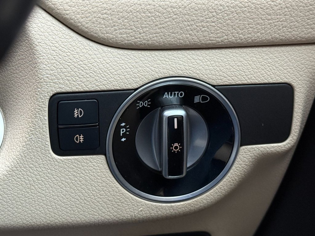 Used Mercedes-Benz GLA 2018 for sale - 77249999: Photo 45