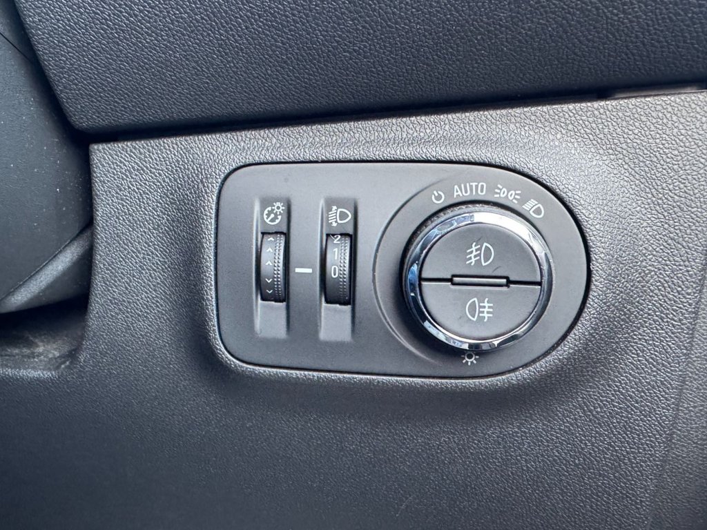 Used Vauxhall Corsa 2016 for sale - 77981503: Photo 30