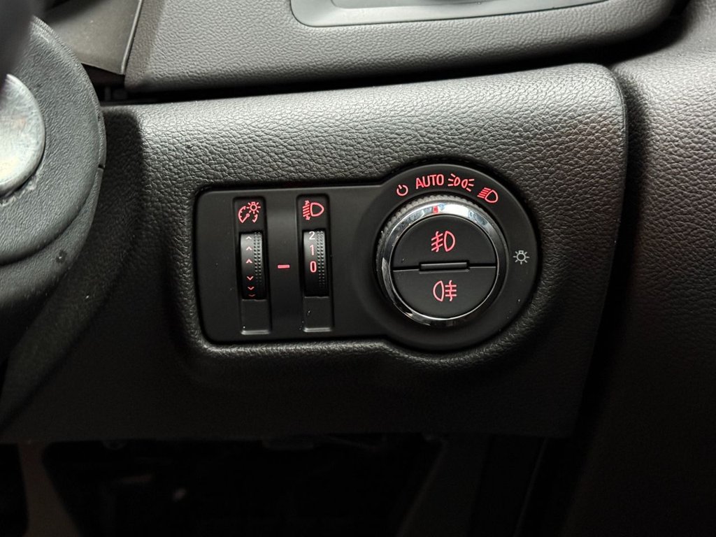 Used Vauxhall Astra GTC 2018 for sale - 76604758: Photo 28