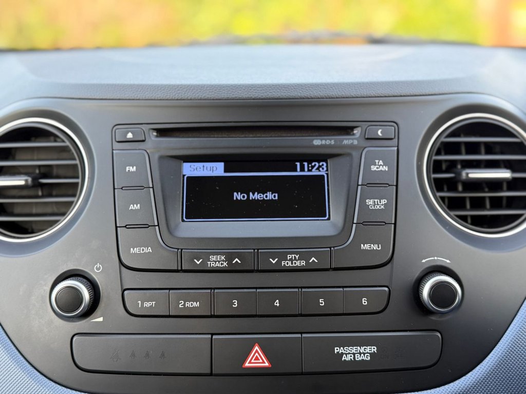 Used Hyundai i10 2015 for sale - 77897511: Photo 18