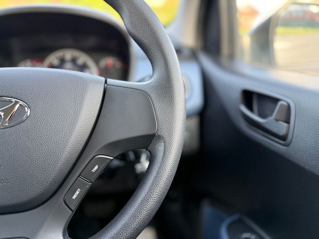 Used Hyundai i10 2015 for sale - 77897511: Photo 24