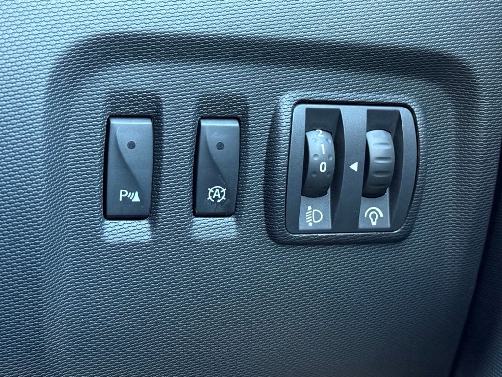 Used Renault Captur 2015 for sale - 76604656: Photo 34