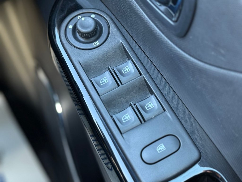 Used Renault Captur 2015 for sale - 76604656: Photo 35