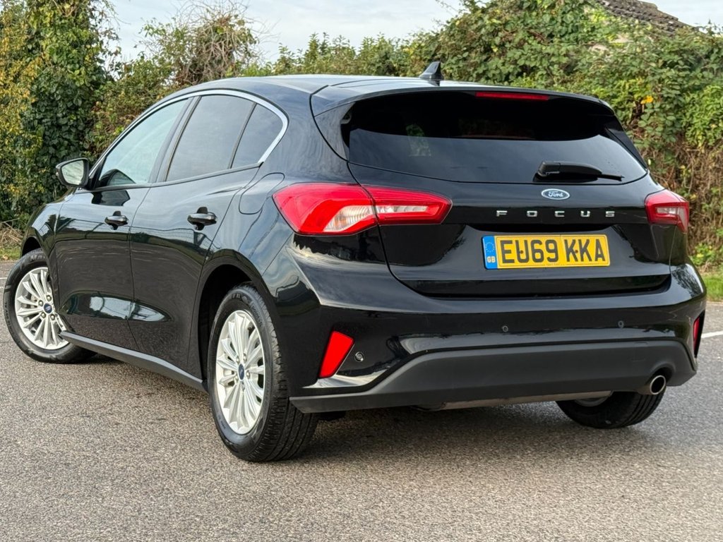 Used Ford Focus 2019 for sale - 76162943: Photo 2
