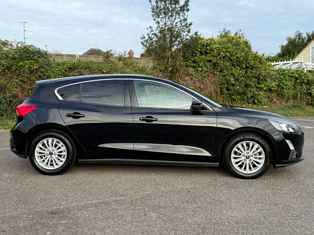 Used Ford Focus 2019 for sale - 76162943: Photo 3