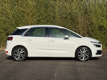 Used Citroen C4 Picasso 2017 for sale - 77667057: Photo