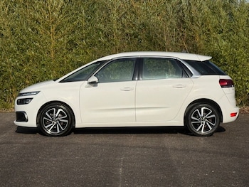Used Citroen C4 Picasso 2017 for sale - 77667057: Photo