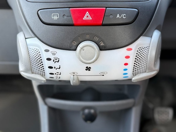 Used Toyota AYGO 2009 for sale - 76185055: Photo 16