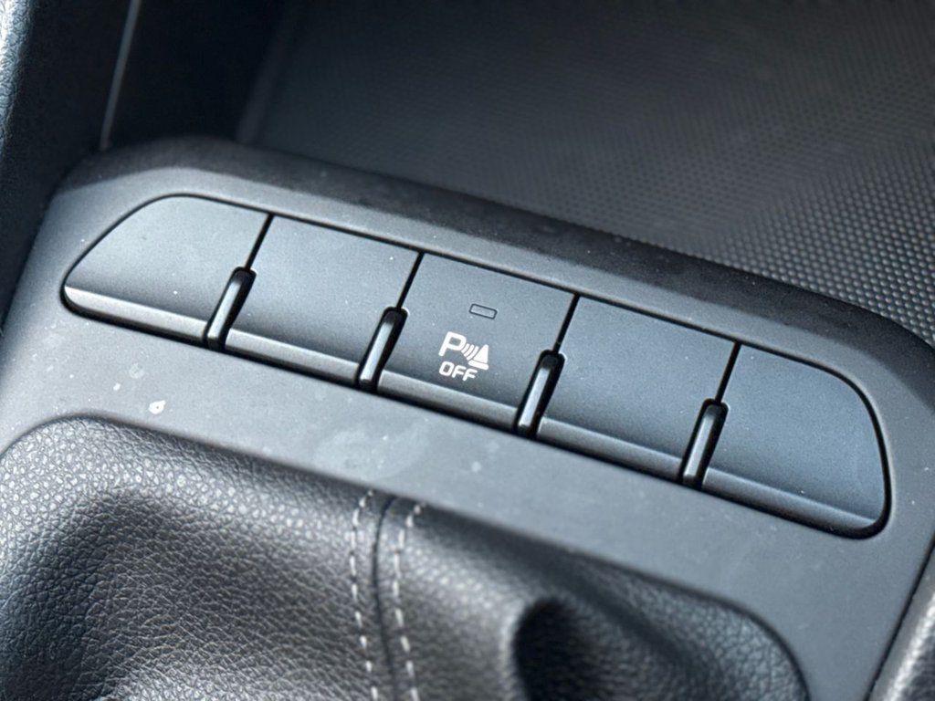 Used Kia Stonic 2023 for sale - 77139656: Photo 25