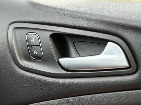 Used Ford Kuga 2019 for sale - 76147379: Photo 38
