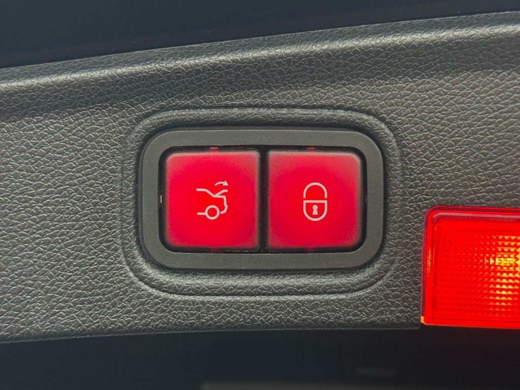 Used Mercedes-Benz C Class 2017 for sale - 76604619: Photo 43