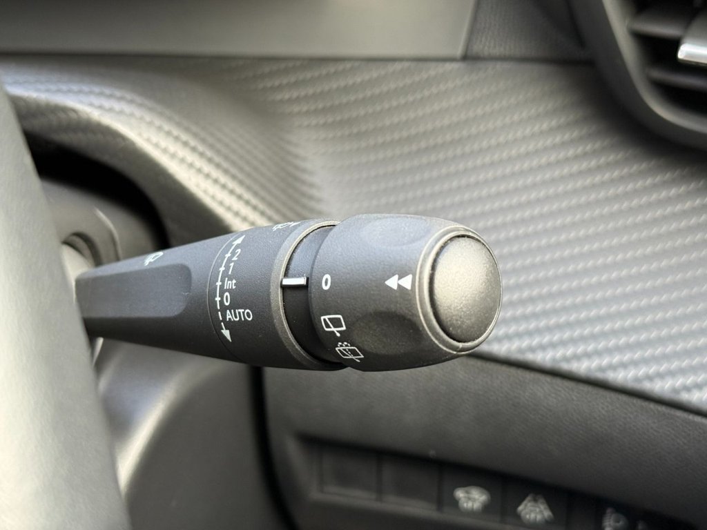 Used Peugeot E-2008 2022 for sale - 76604764: Photo 35