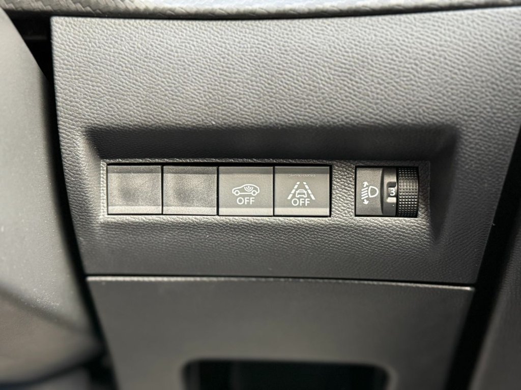 Used Peugeot E-2008 2022 for sale - 76604764: Photo 37